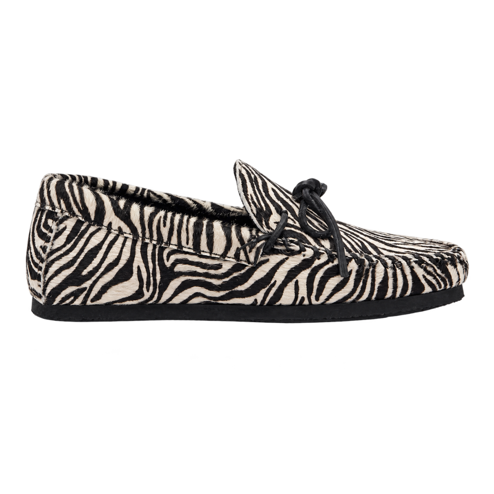 Mocassins em pele, €590, Isabel Marant